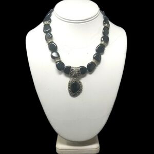 BLACK BEADS METAL SPACERS AND PENDANT NECKLACE